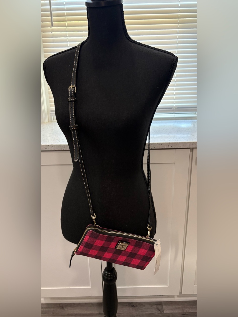 NWT Dooney & Bourke Tucker Zip Around Crossbody Shoulder Bag